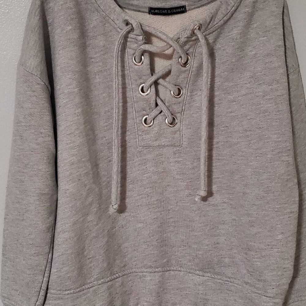 Harlowe & Graham Lace Front Cozy Sweatshirt. Size small